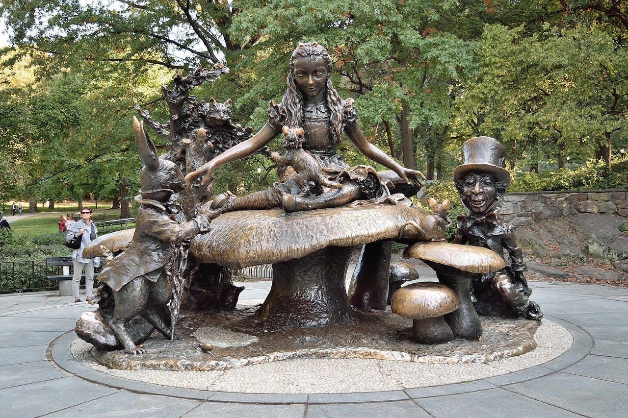 Alice in Wonderland statue in Central Park