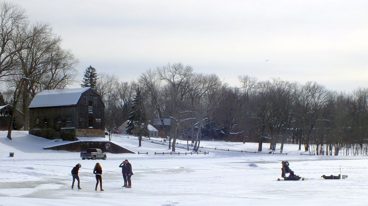 Ice skating at Wethersfield Cove