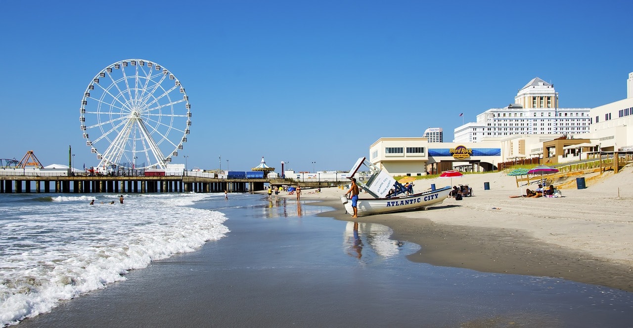 Steel Pier and Hard Rock Cafe in Atlantic City