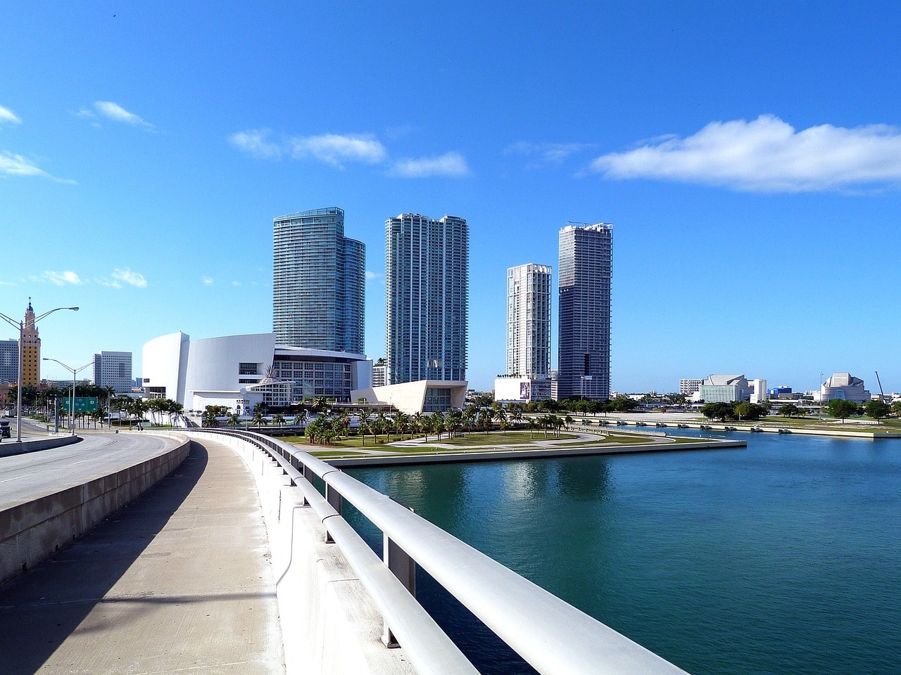 Bayside Marketplace and Bayfront Park in downtown Miami