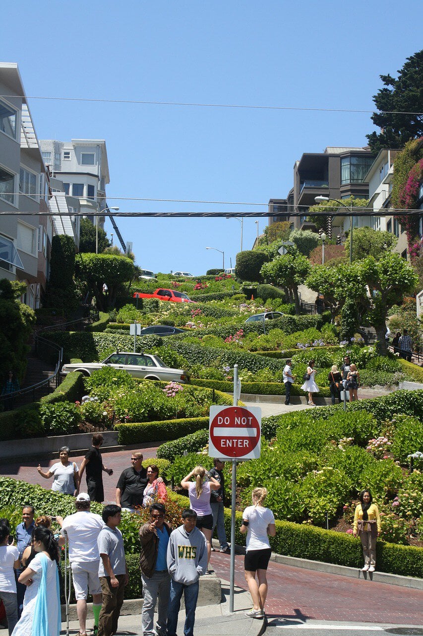 Lombard Street and tourists in San Francisco