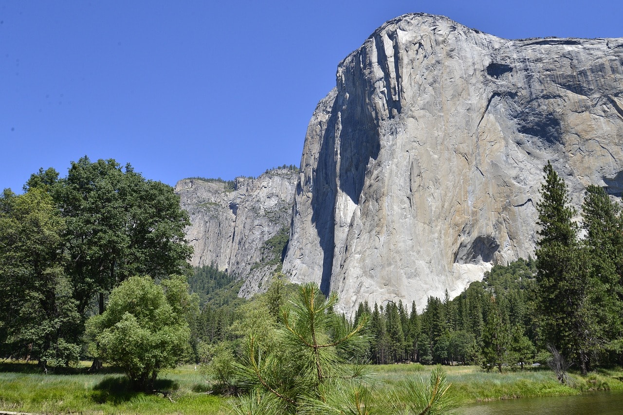 El Capitan Cliff in Yosemite Park