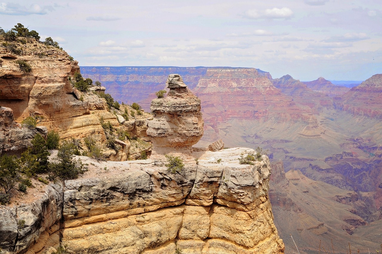 Duck on a Rock viewpoint at the Grand Canyon in the fall