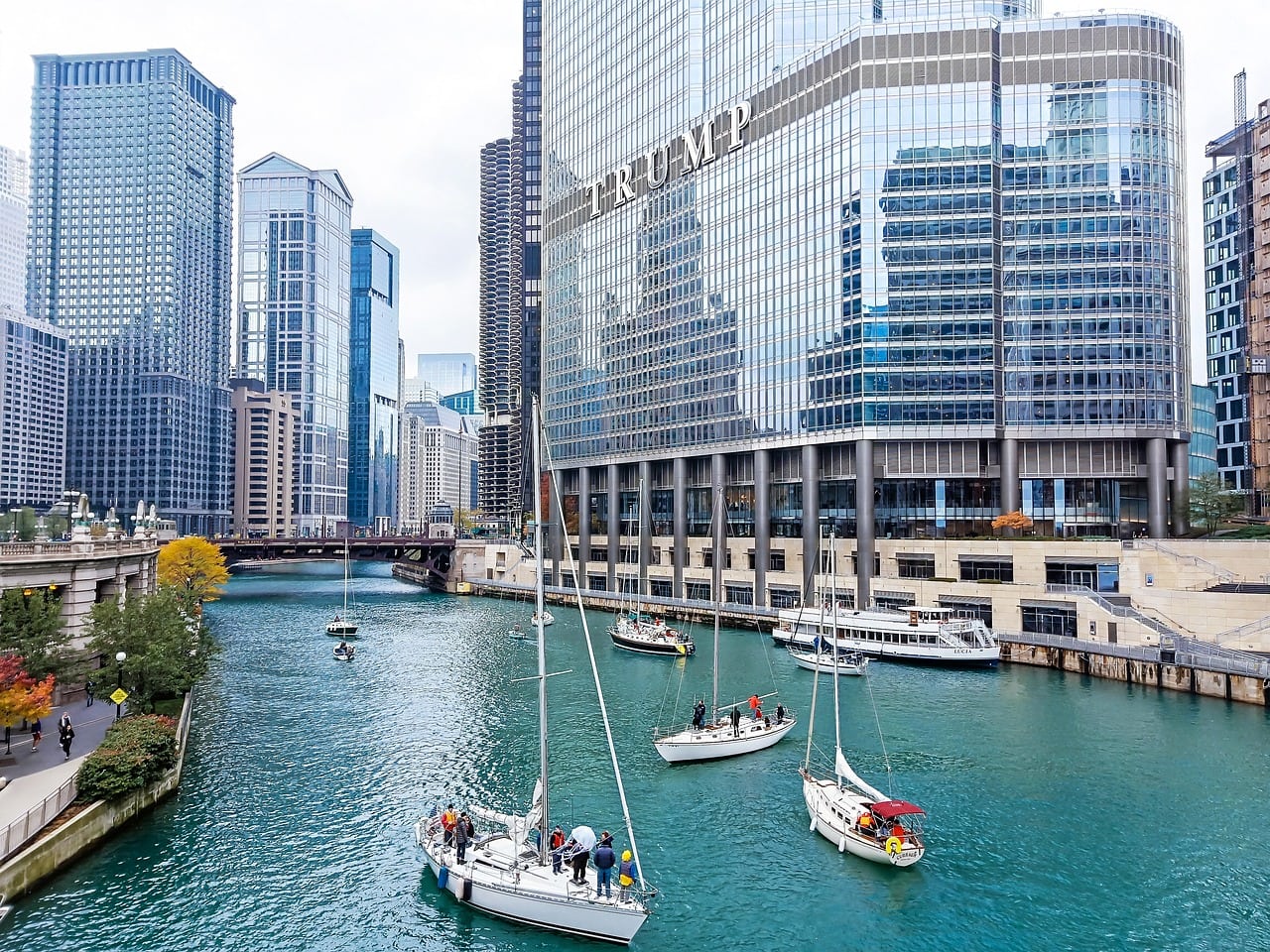 Boats on the Chicago River