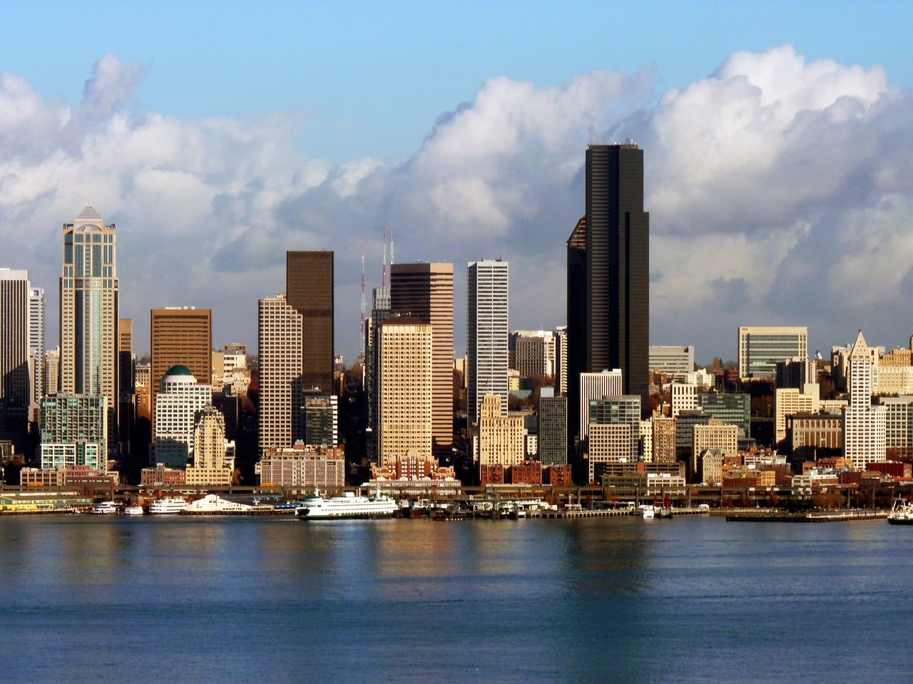 Columbia Center above the Seattle skyline