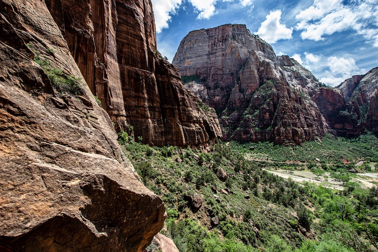 View of the cliffs near the Pa'rus Trail in Zion Canyon