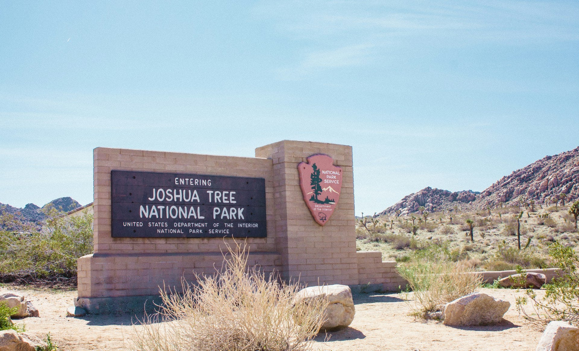 Sign at the entrance to Joshua Tree National Park