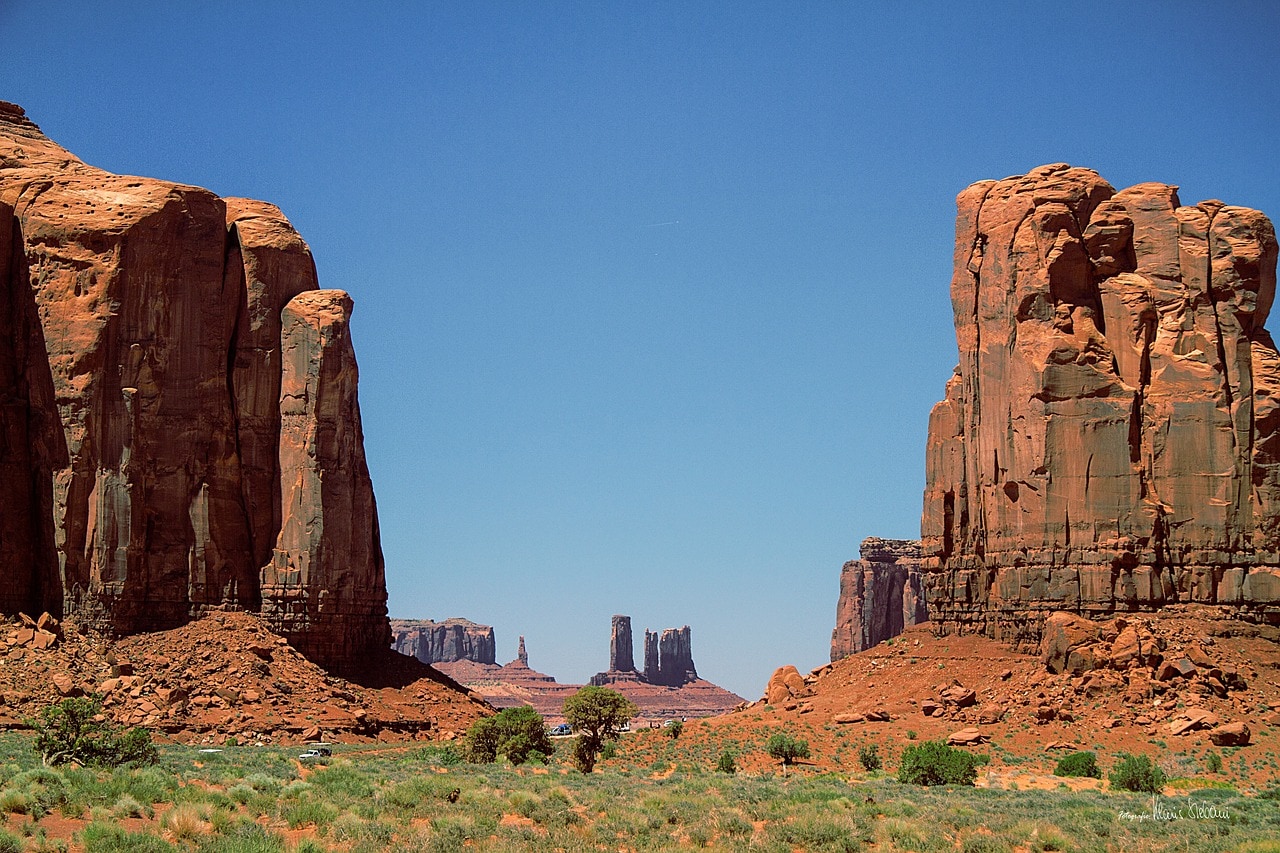 Thumb Overlook in Monument Valley