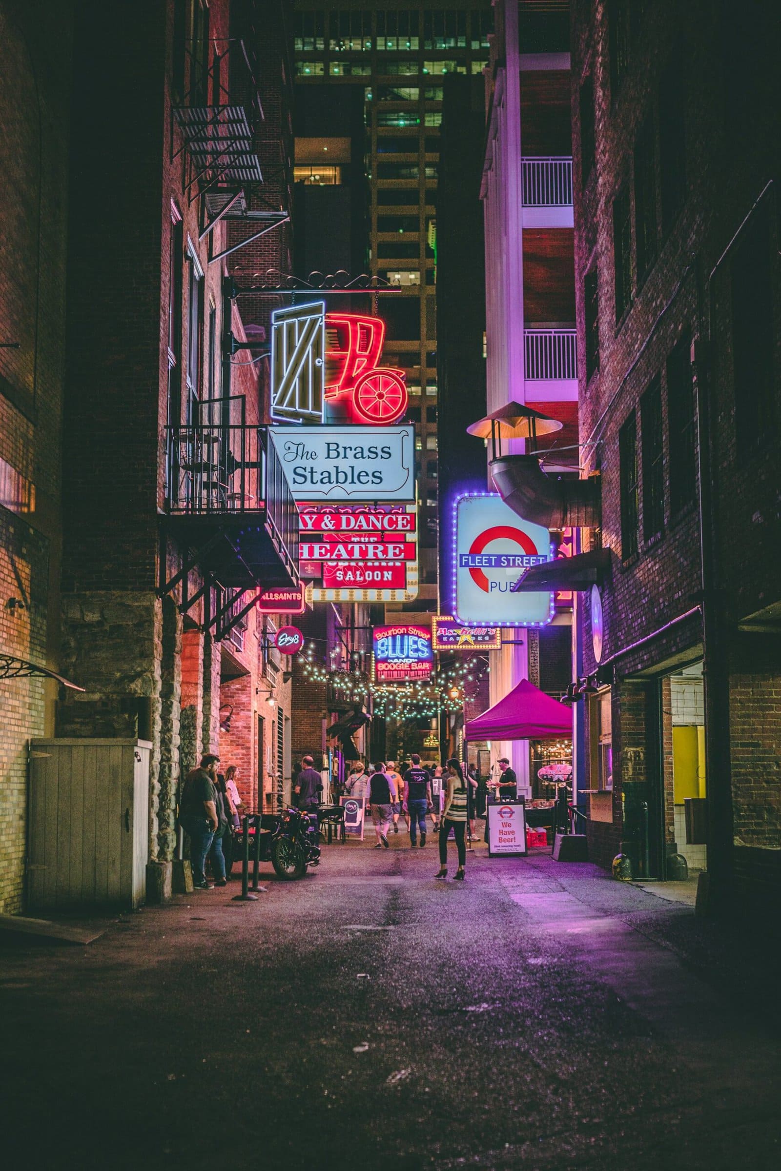 The Clubs of Printers Alley in Nashville