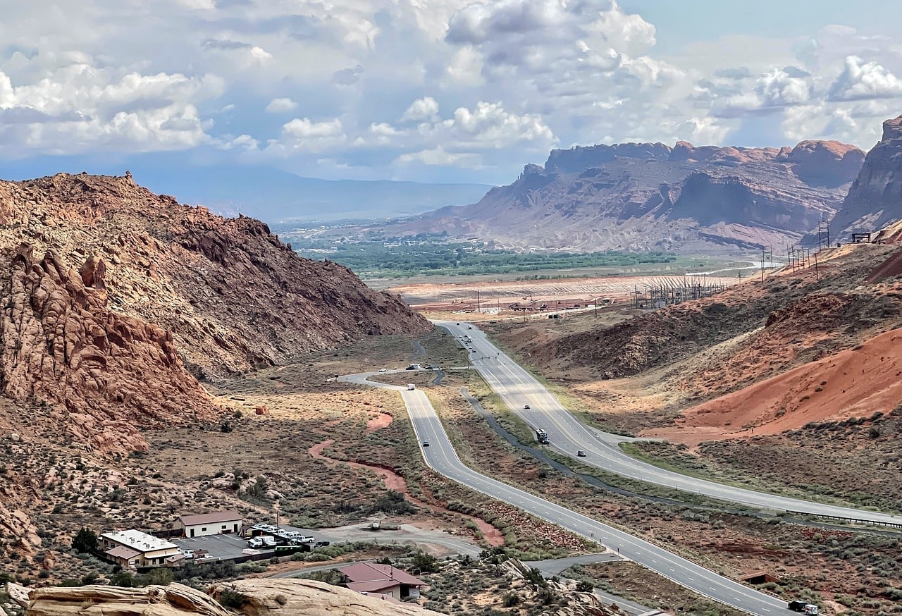 Route 191 and the visitor center of Arches National Park right on the outskirts of Moab