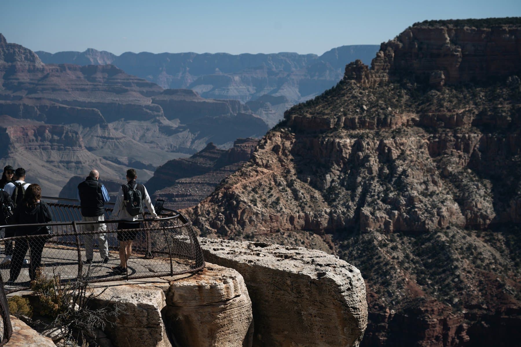 Viewing point above the abyss at the Grand Canyon